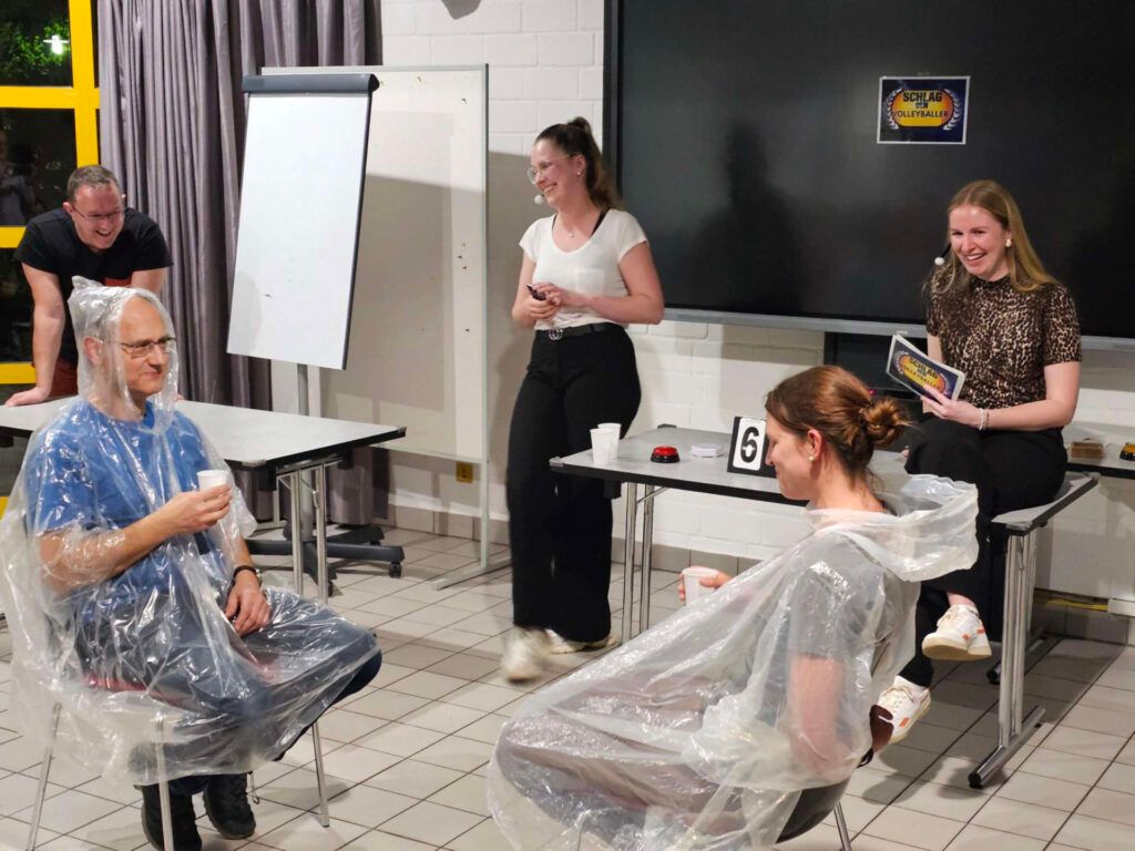 Volleyball-Team in Hinsbeck - Schlag den Volleyballer