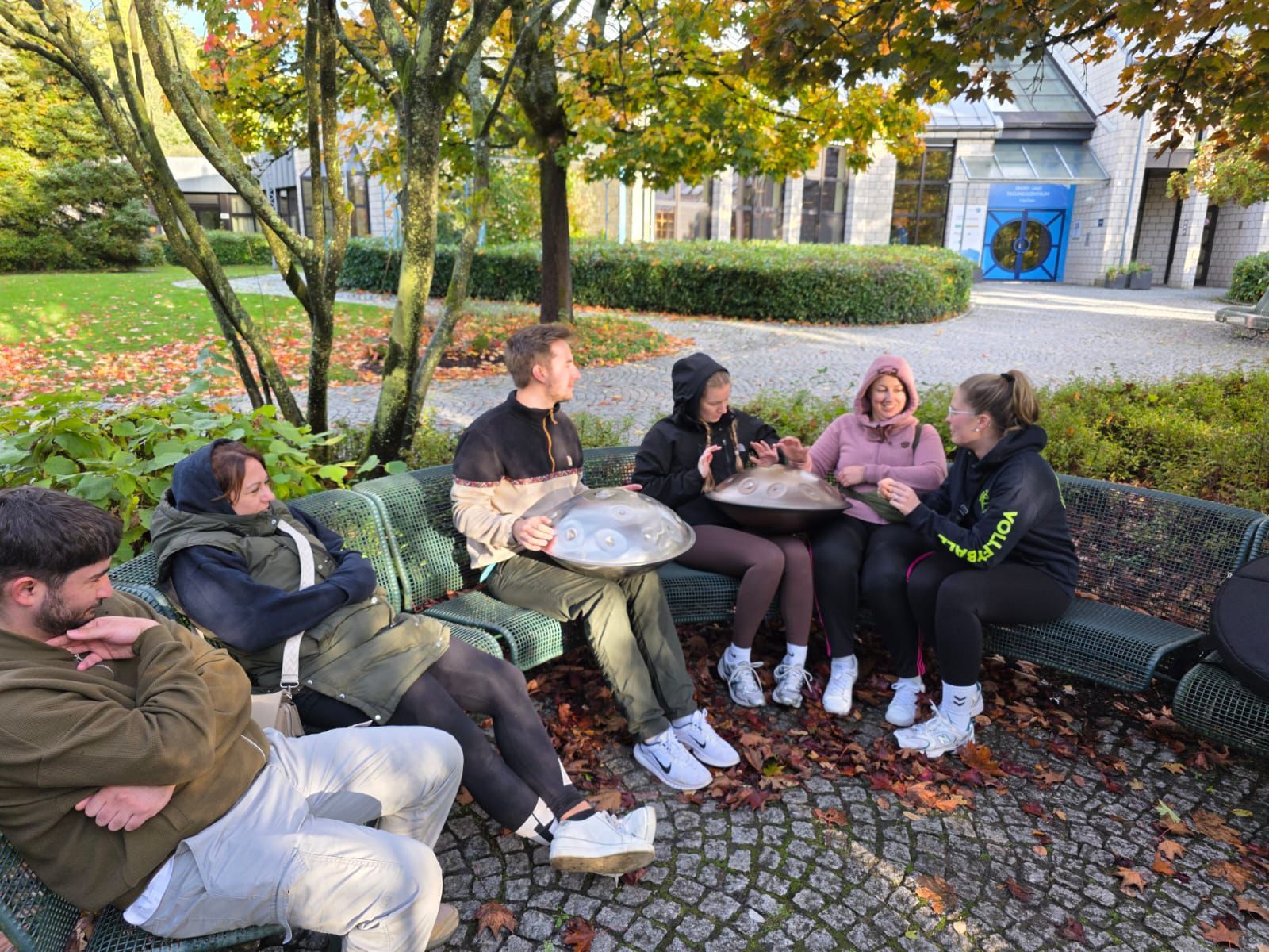Volleyball Mixed Team im Trainingslager in Hachen - bei Gemeinschaftsaktivitäten